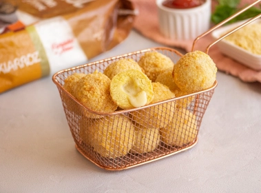BOLINHA DE QUEIJO