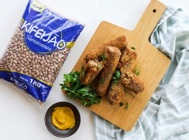 CROQUETE DE FEIJÃO COM CARNE SECA 