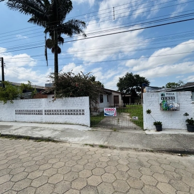 Casa necessitando reforma - Nossa Senhora de F&aacute;tima - I&ccedil;ara/SC
