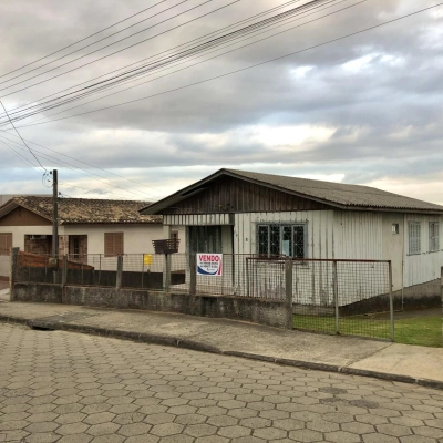 Terreno com duas casas de madeira - Demboski - I&ccedil;ara/SC