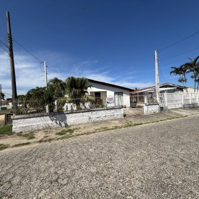 Casa alvenaria esquina - Centro - Balne&aacute;rio Rinc&atilde;o/SC