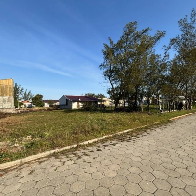 Terreno a 150 metros do mar - Balne&aacute;rio Esplanada