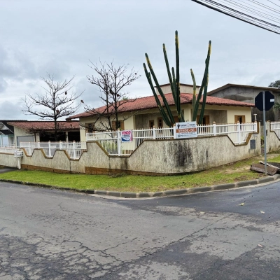 Casa alvenaria de esquina - Nossa Senhora de F&aacute;tima - I&ccedil;ara/SC