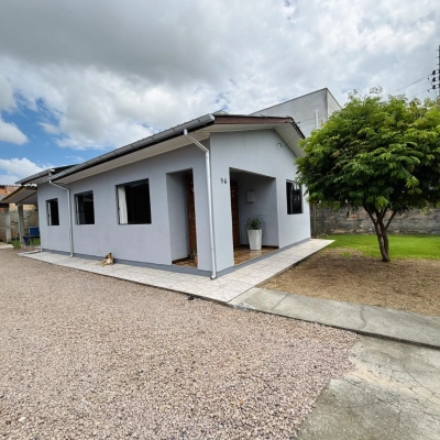 Casa com ed&iacute;cula - Jaqueline - I&ccedil;ara/SC