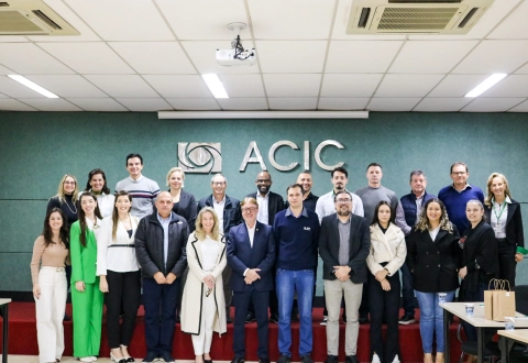 Caf&eacute; com Associado