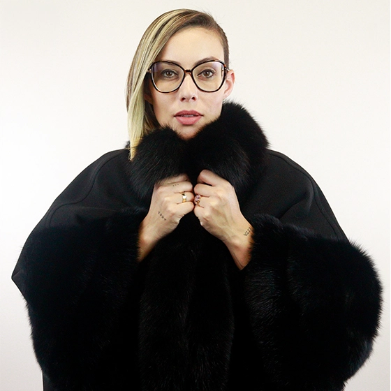 Poncho em Cashmere Preto | BOREAL