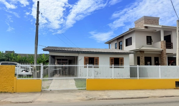 CASA - ZONA SUL - BALNEÁRIO RINCÃO