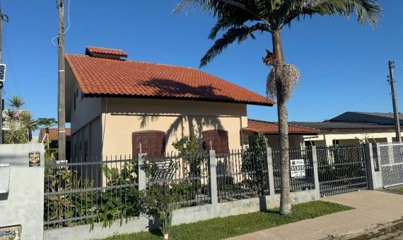 CASA COM EDÍCULA, MOBILIADA, ZONA NORTE-BALNEÁRIO RINCÃO