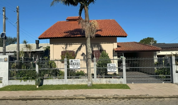CASA COM EDÍCULA, MOBILIADA, ZONA NORTE-BALNEÁRIO RINCÃO