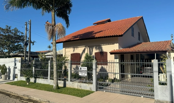 CASA COM EDÍCULA, MOBILIADA, ZONA NORTE-BALNEÁRIO RINCÃO
