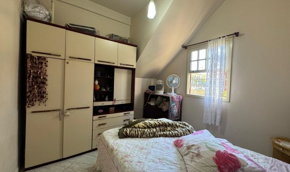 CASA COM EDÍCULA, MOBILIADA, ZONA NORTE-BALNEÁRIO RINCÃO