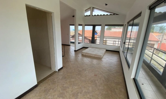 CASA - NA PRAIA DO CAMACHO, JAGUARUNA