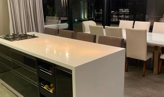 AMPLA CASA EM CONDOMINIO FECHADO, SÃO SIMÃO – CRICIÚMA