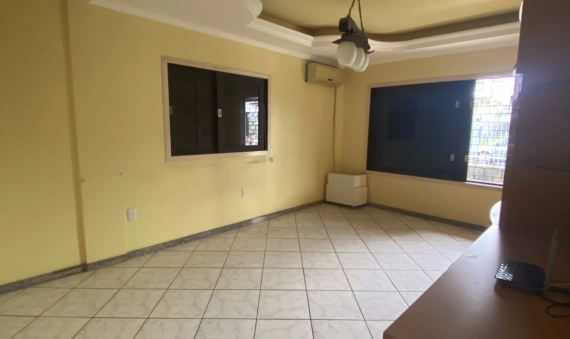 CASA, OURO NEGRO - FORQUILHINHA