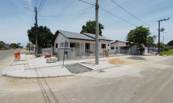 CASA COM EDÍCULA, NOVA YORK - FORQUILHINHA