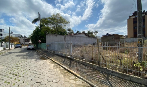 TERRENO, CENTRO – SIDERÓPOLIS 