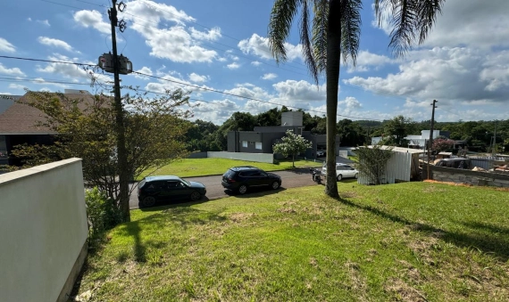 TERRENO NO CONDOMÍNIO GOLDEN VILLAGE, PRIMEIRA LINHA, CRICIÚMA
