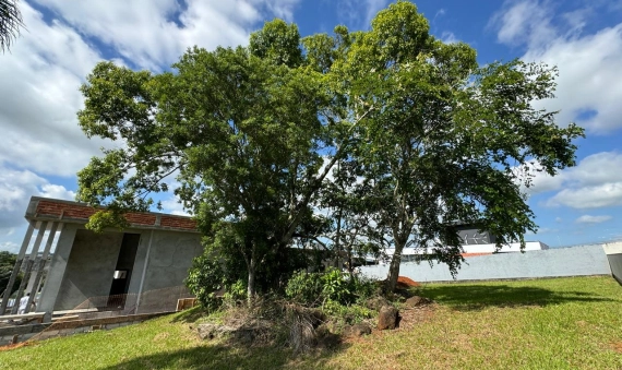TERRENO NO CONDOMÍNIO GOLDEN VILLAGE, PRIMEIRA LINHA, CRICIÚMA