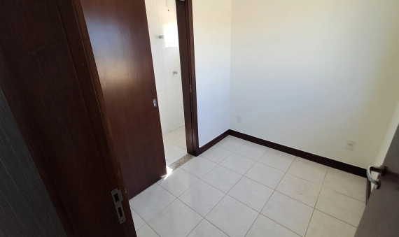 APARTAMENTO TRIPLEX, ED. ZULMA NASPOLINI MANIQUE - CRICIÚMA