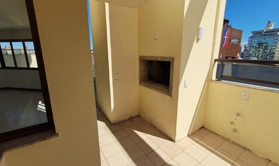 APARTAMENTO TRIPLEX, ED. ZULMA NASPOLINI MANIQUE - CRICIÚMA