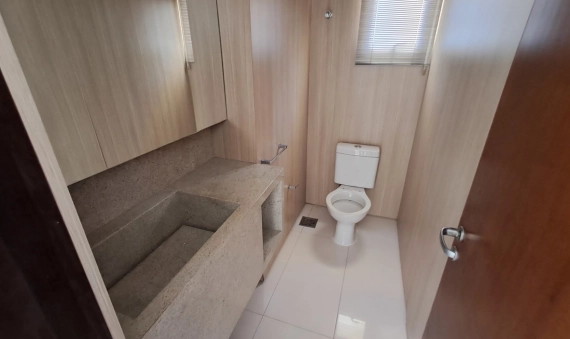 APARTAMENTO TRIPLEX, ED. ZULMA NASPOLINI MANIQUE - CRICIÚMA