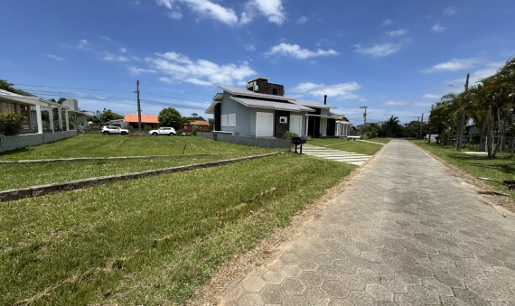 TERRENO NO CONDOMÍNIO VILLA SUIÇA, LAGOA DOS ESTEVES, BALNEÁRIO RINCÃO