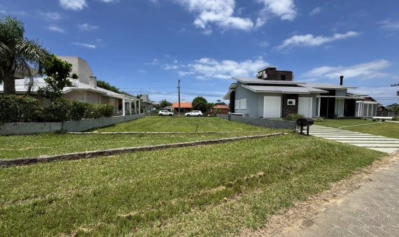 TERRENO NO CONDOMÍNIO VILLA SUIÇA, LAGOA DOS ESTEVES, BALNEÁRIO RINCÃO