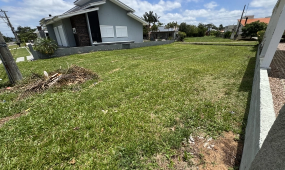 TERRENO NO CONDOMÍNIO VILLA SUIÇA, LAGOA DOS ESTEVES, BALNEÁRIO RINCÃO