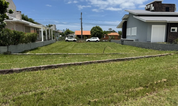 TERRENO NO CONDOMÍNIO VILLA SUIÇA, LAGOA DOS ESTEVES, BALNEÁRIO RINCÃO