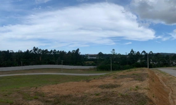 TERRENOS, COND. MONTEBELLO – COCAL DO SUL