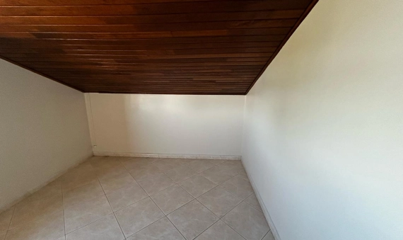 CASA COM EDÍCULA, MOBILIADA, ZONA NORTE-BALNEÁRIO RINCÃO