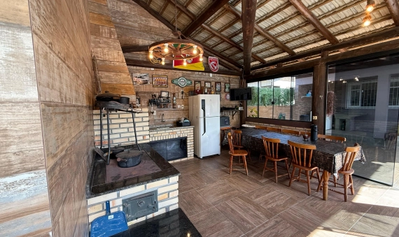 CASA, QUARTA LINHA - CRICIÚMA