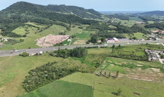 AMPLO TERRENO, BAIRRO VERDINHO - CRICIÚMA