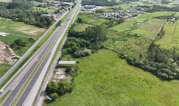 AMPLO TERRENO, BAIRRO VERDINHO - CRICIÚMA