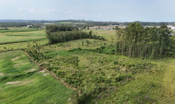 AMPLO TERRENO, BAIRRO VERDINHO - CRICIÚMA