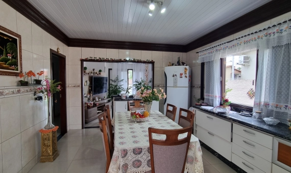 CASA COM EDÍCULA - PRESIDENTE VARGAS, IÇARA