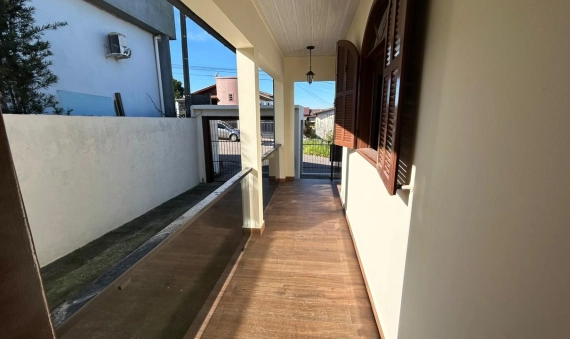 CASA COM EDÍCULA - MOBILIADA -  PRESIDENTE VARGAS - IÇARA - SC