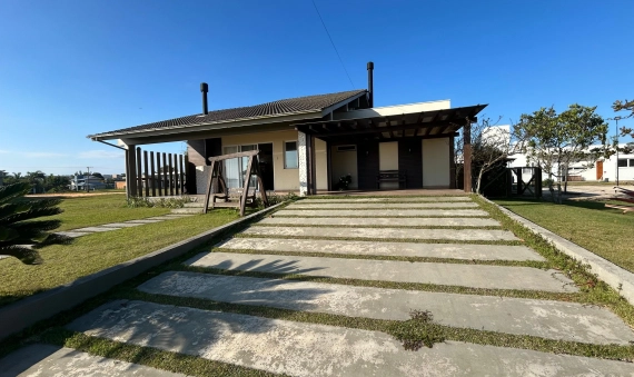 CASA - CONDOMÍNIO VILA SUIÇA - BALNEARIO RINCÃO