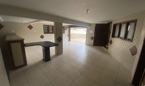 CASA, BAIRRO PINHEIRINHO - CRICIÚMA