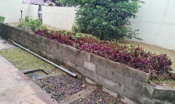 CASA, BAIRRO PINHEIRINHO - CRICIÚMA