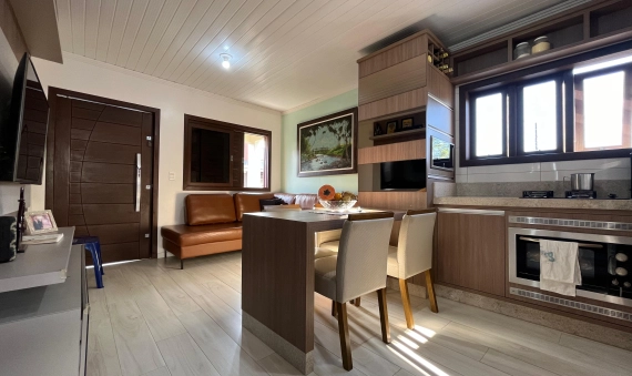 CASA, COM EDÍCULA - TEREZA CRISTINA, IÇARA