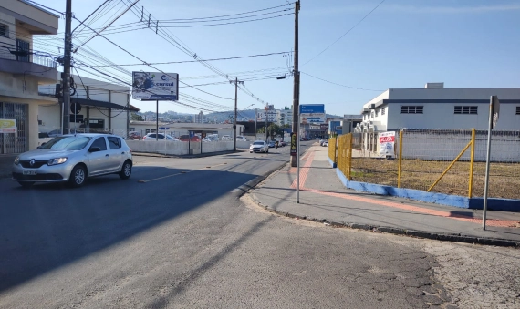 TERRENO/ ESPAÇO COMERCIAL - PINHEIRINHO, CRICIUMA