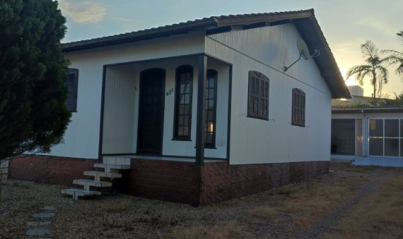 TERRENO COM CASA E EDÍCULA, MORRO ESTEVÃO - CRICIÚMA