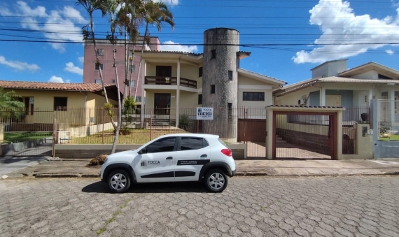 CASA, BAIRRO PINHEIRINHO - CRICIÚMA