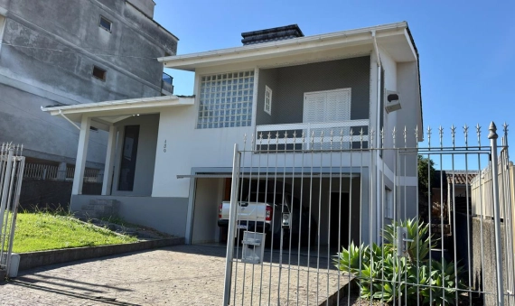 CASA - UNIVERSITARIO 