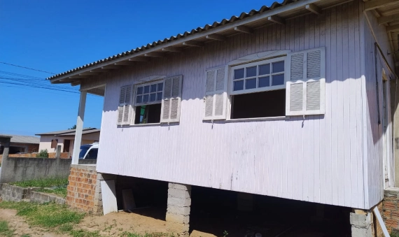 CASA DE MADEIRA - LOMBAS/ PEDREIRAS, IÇARA