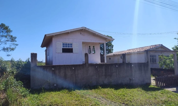 CASA DE MADEIRA - LOMBAS/ PEDREIRAS, IÇARA