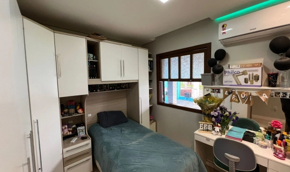 CASA - PINHEIRINHO - CRICIUMA