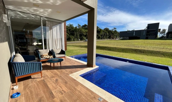 CASA - CONDOMÍNIO FECHADO
