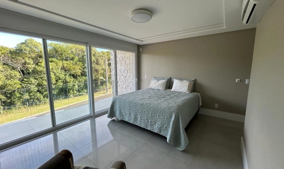 CASA - CONDOMÍNIO FECHADO